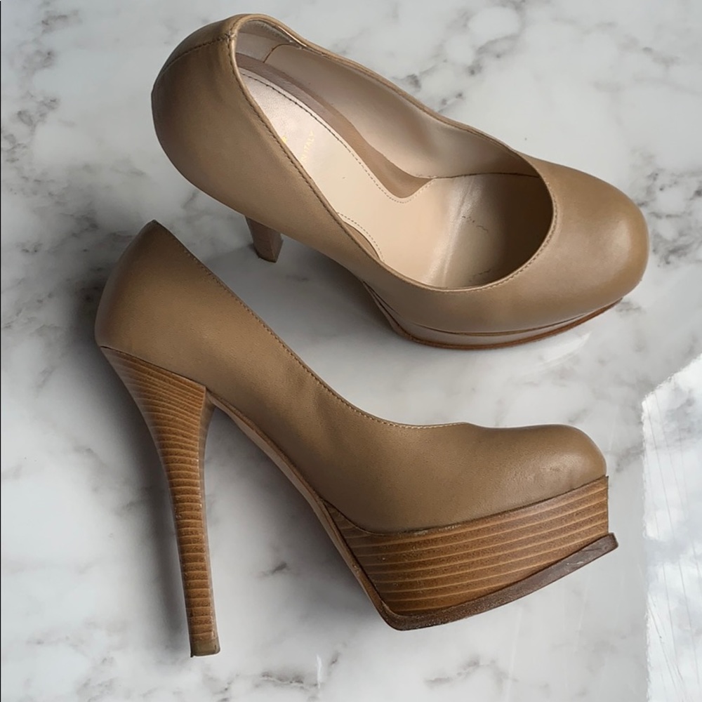Fendi Fendista Beige Leather Wood Gold Logo Pumps
